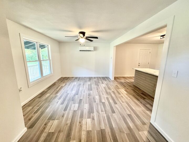 Property Photo:  220 W Morris Ave  AR 72396 