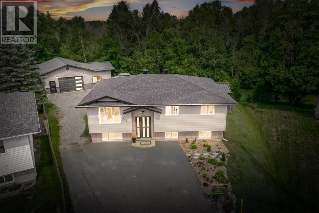 Property Photo: 3247 Lina Street ON P3N 1C8