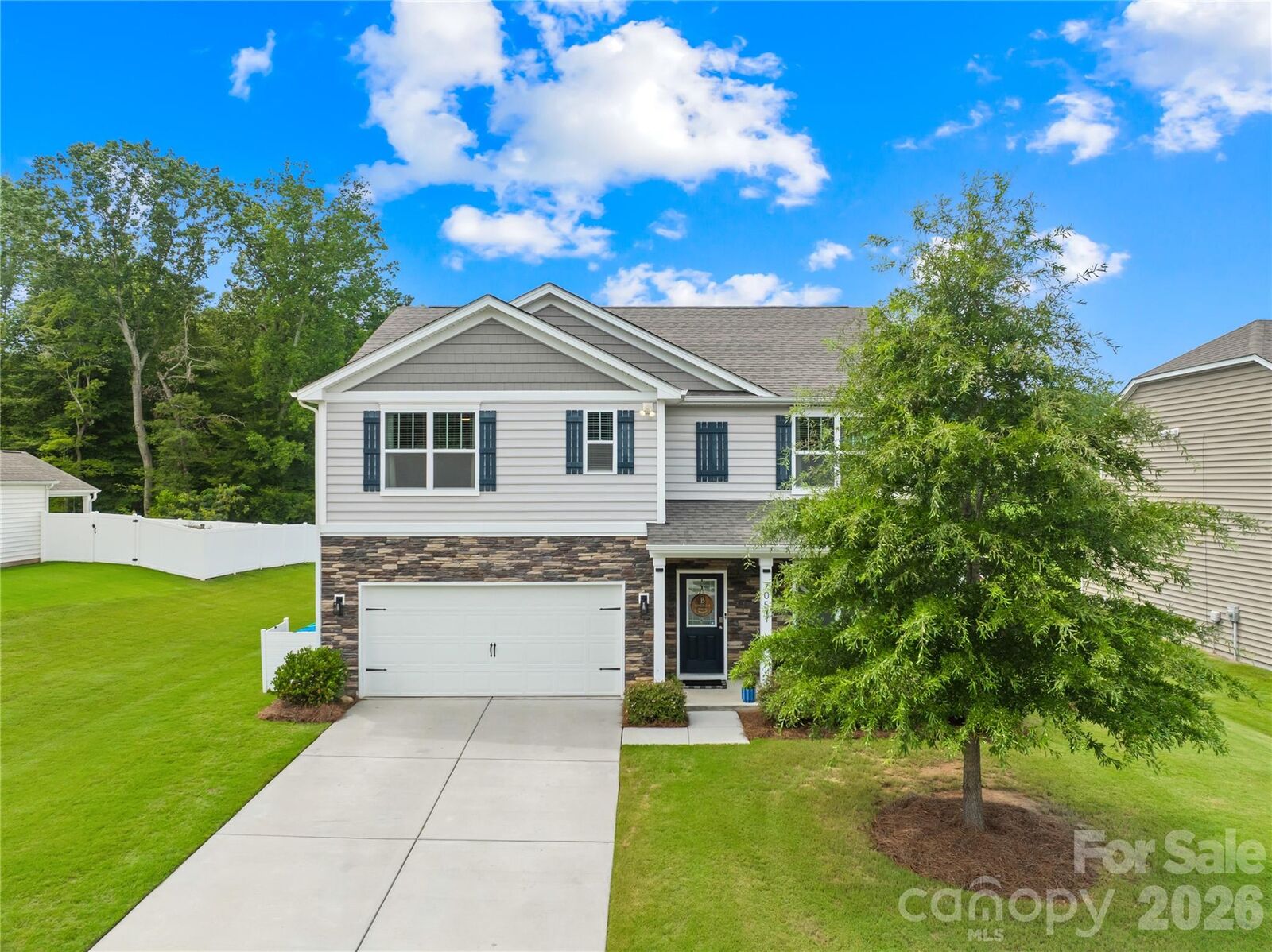 Property Photo:  705 Saddlebred Lane  NC 28097 