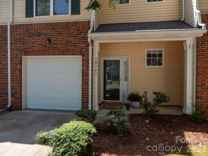 Property Photo: 10747 Essex Hall Drive NC 28277