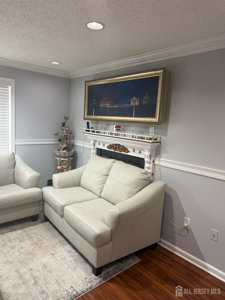 Property Photo: 200 Prestwick Way NJ 08820