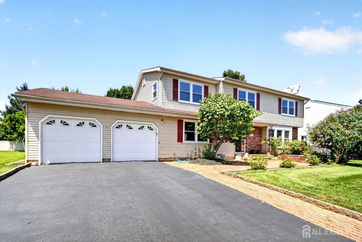 Property Photo:  12 Mershon Lane  NJ 08536 