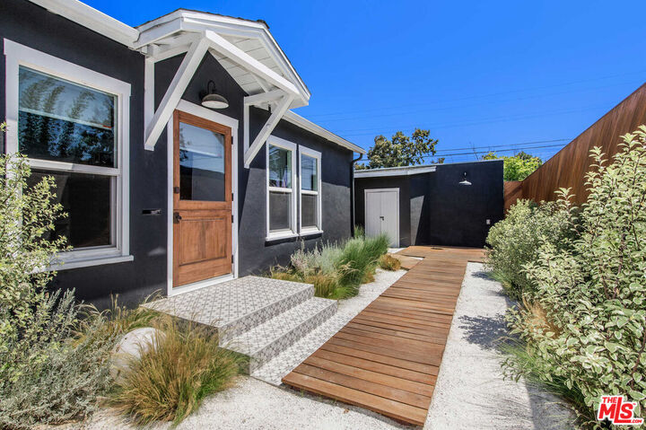 Property Photo: 326 4th Ave, Unit B CA 90291