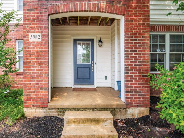 Property Photo:  5982 Turnwood Drive  OH 43081 