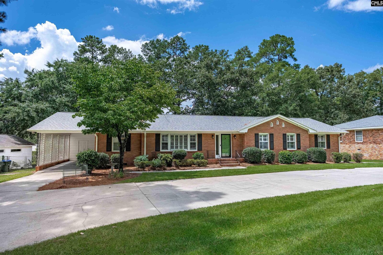 Property Photo: 5939 N Trenholm SC 29206