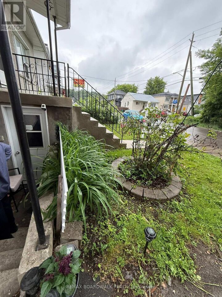 Property Photo: 46 Jolliet Avenue ON K1L 5H5