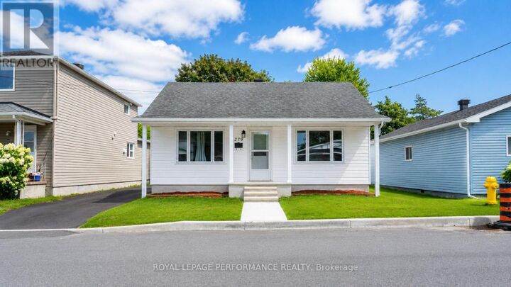 Property Photo:  279 Catherine Street  ON K6A 1Z7 