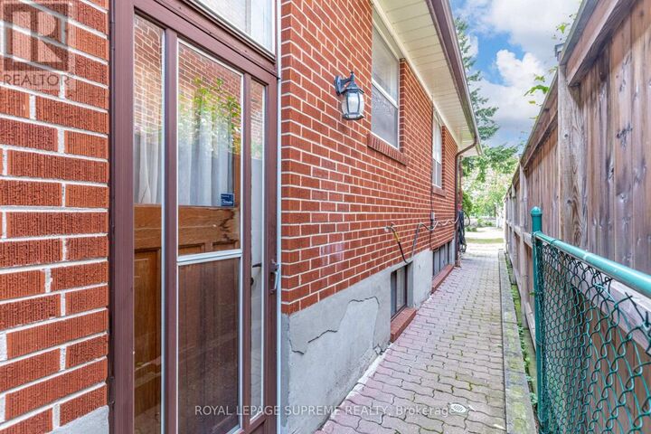 Property Photo: 5 Paramount Court Bsmt ON M6M 2L3
