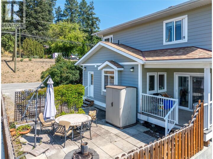 Property Photo: 201 25th Avenue South BC V0B 1G5
