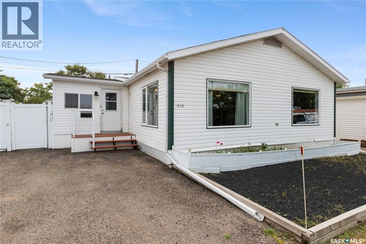 Property Photo:  510 City View Estates  SK S4P 3W8 