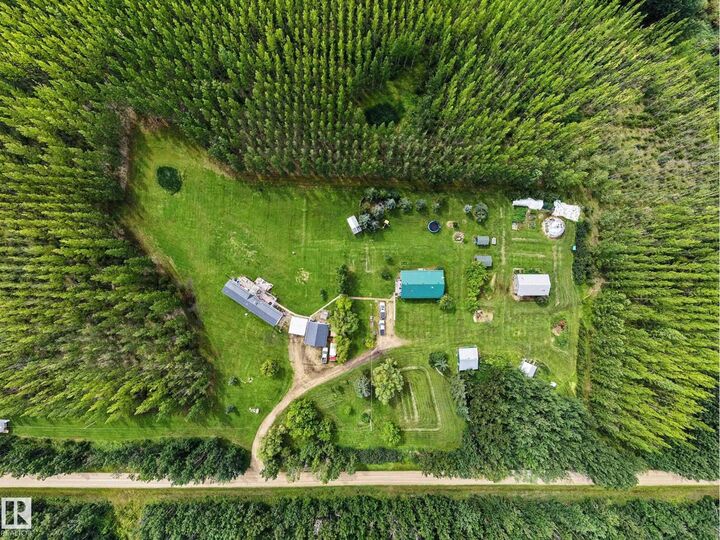 Property Photo: 3025 Twp Road 562 AB T0E 1A0