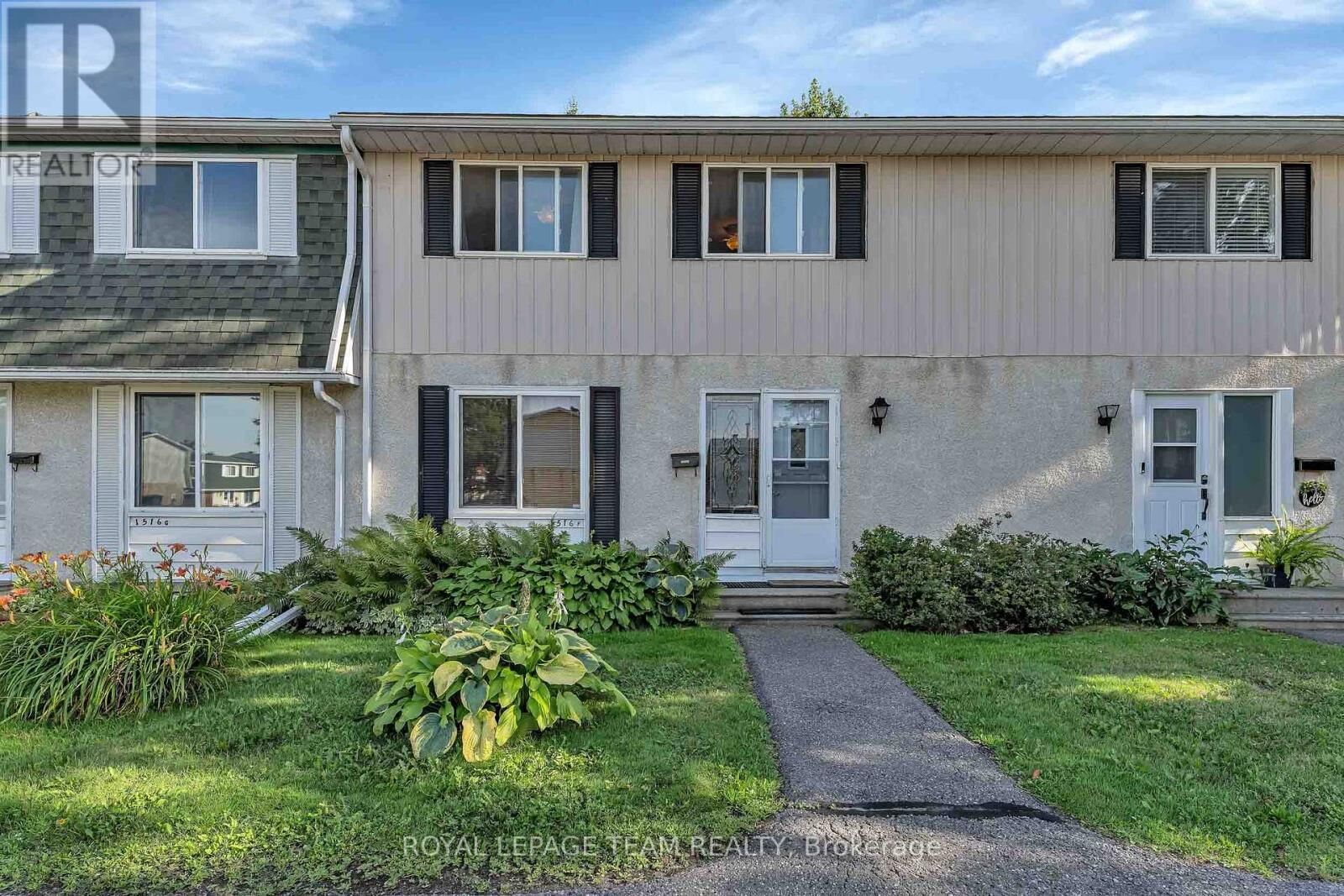 Property Photo: 1516 Beaverpond Drive F ON K1B 3R9
