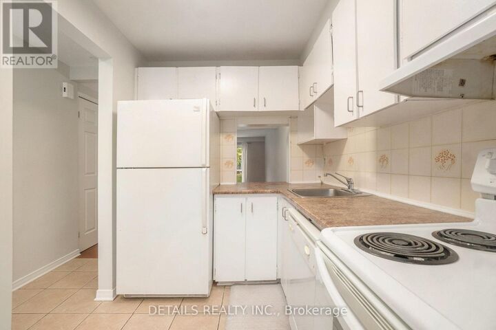 Property Photo: 144D Valley Stream Drive ON K2H 9C6