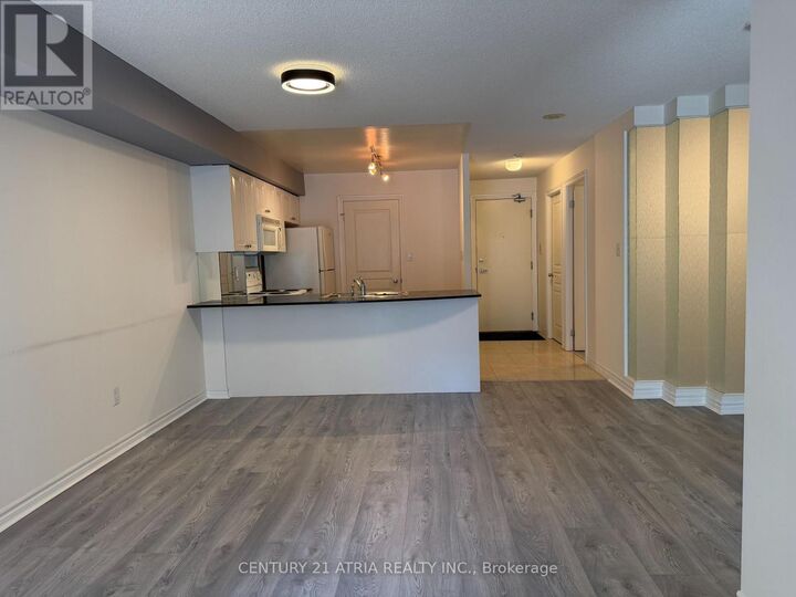 Property Photo: 801 Bay Street 602 ON M5S 1Y9