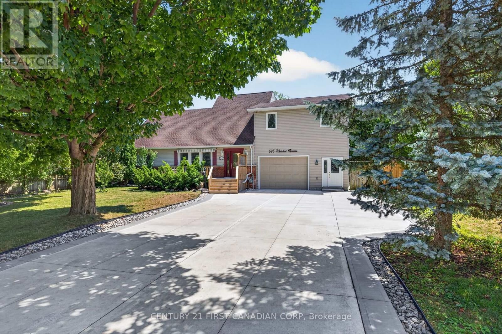 Property Photo:  595 Winblest Avenue  ON N6C 3C4 