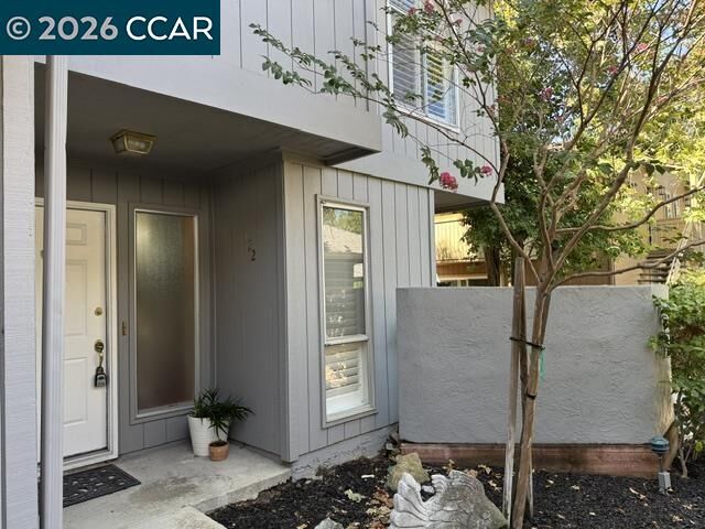 Property Photo: 122 Cleaveland Rd 6 CA 94523