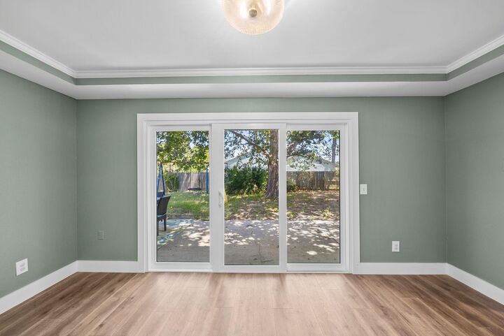 Property Photo: 410 Otto Lane FL 32408
