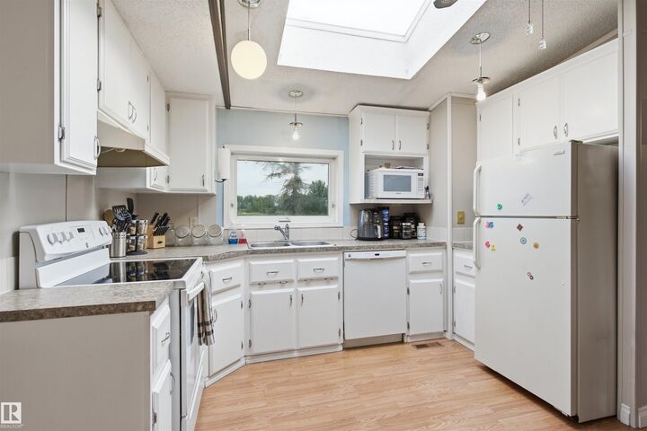 Property Photo: 62418 RR 442 AB T9N 2H6