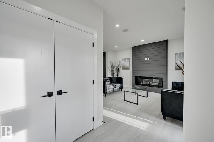 Property Photo: 265 Edgemont Green NW AB T6M 3J7