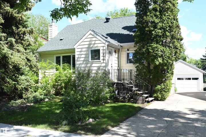 10837 139 Street NW — photo 1