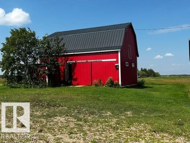 Property Photo: 191073 Twp 545 Road AB T0B 2R0