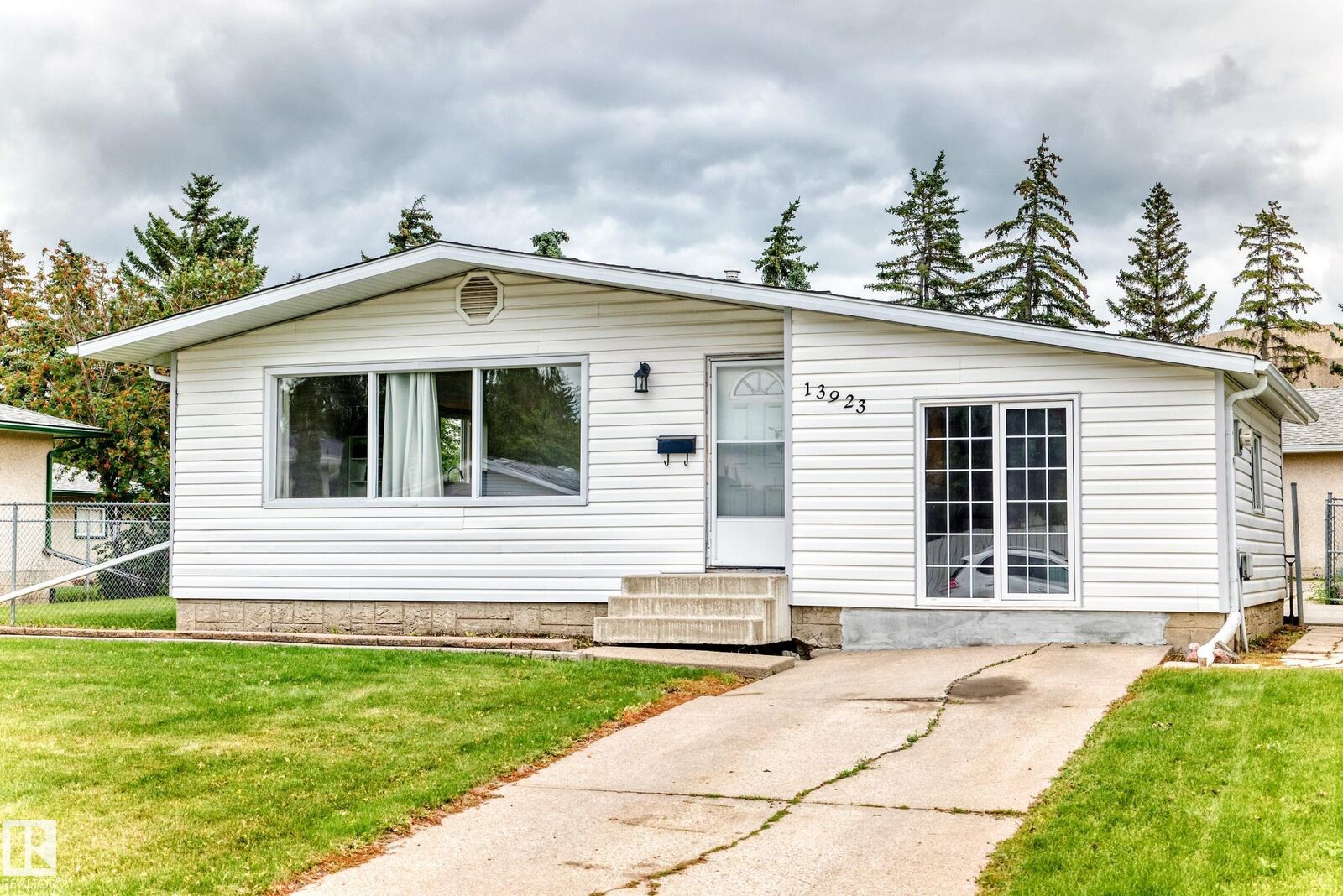 Property Photo: 13923 70 Street NW AB T5C 0L1