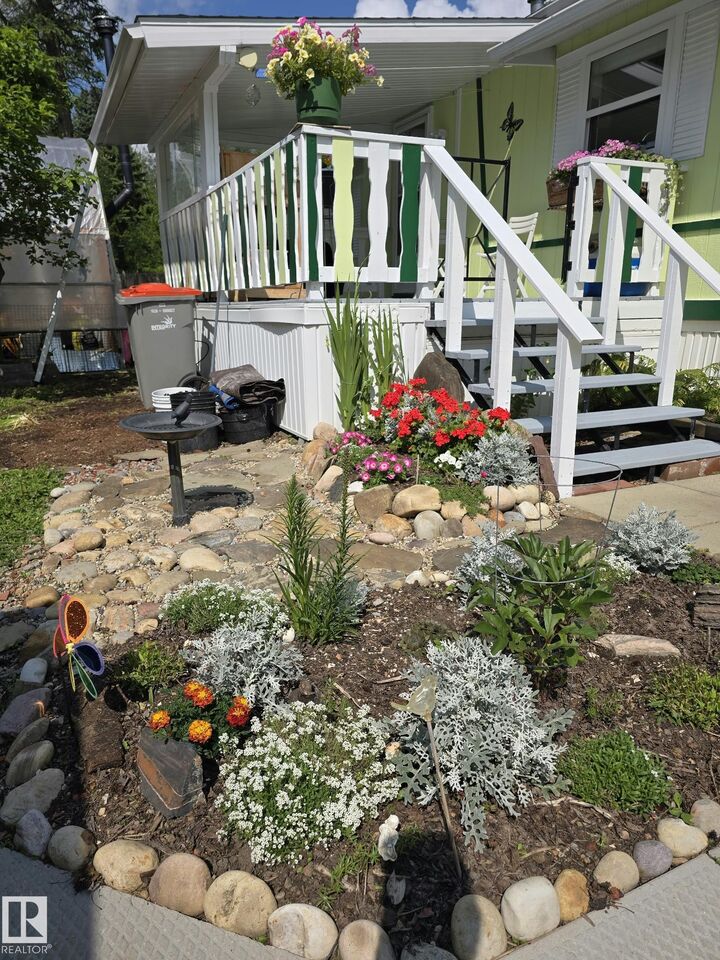 Property Photo: 408 3 Street AB T0C 2X0
