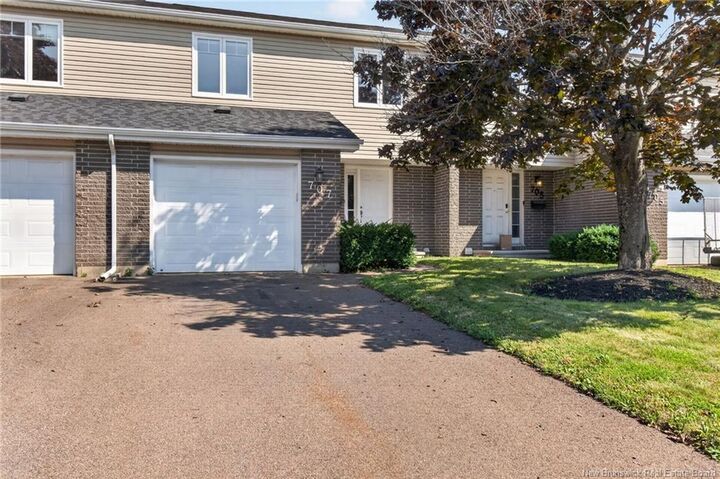 707 Laurier Street 2 — photo 1
