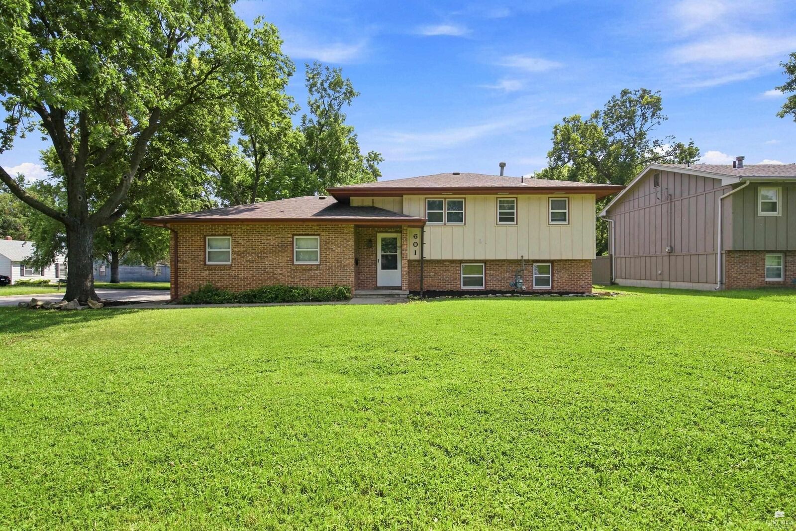 Property Photo: 601 S Webster KS 66441