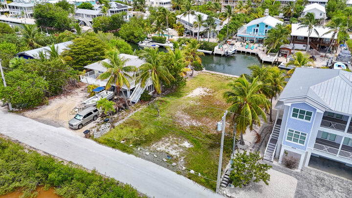 Property Photo: 28525 Jolly Roger Drive FL 33042