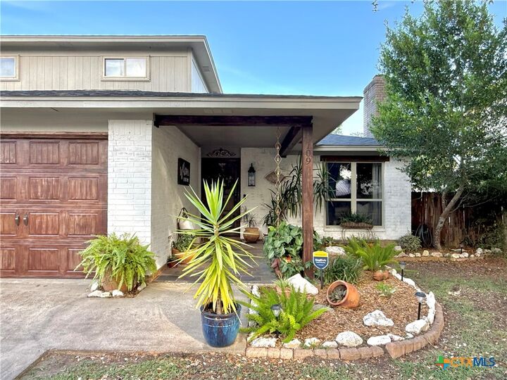 Property Photo:  109 Perth Street  TX 77904 