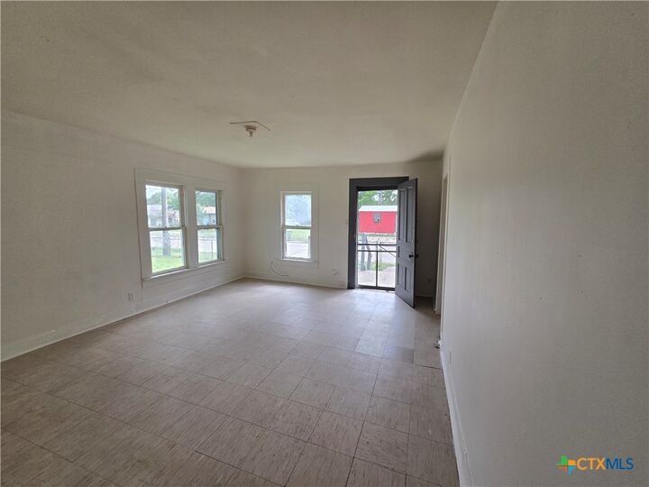 Property Photo:  320 Commerce Street  TX 76661 