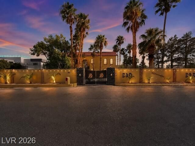 Property Photo: 6425 Darby Avenue NV 89146