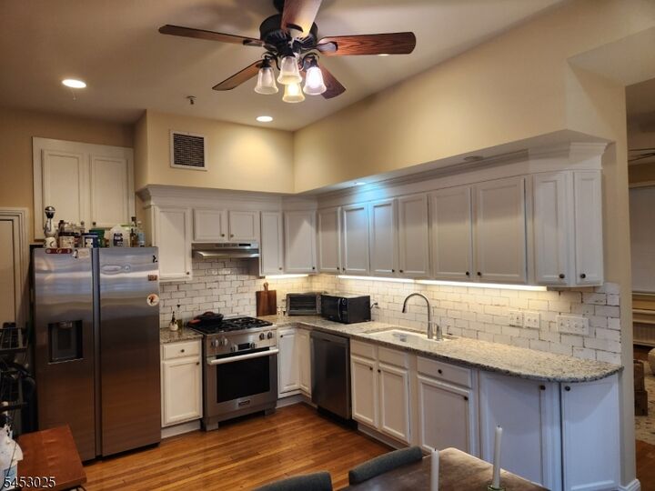 Property Photo:  19 Western Ave 1  NJ 07960 