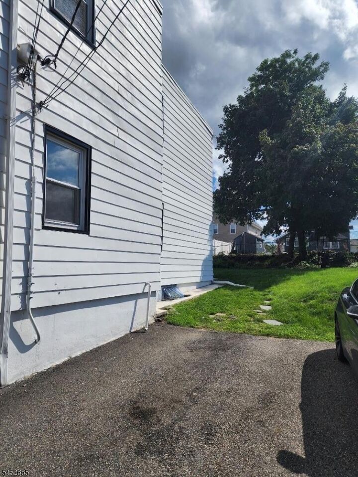 Property Photo:  26 Union St 2  NJ 07644 