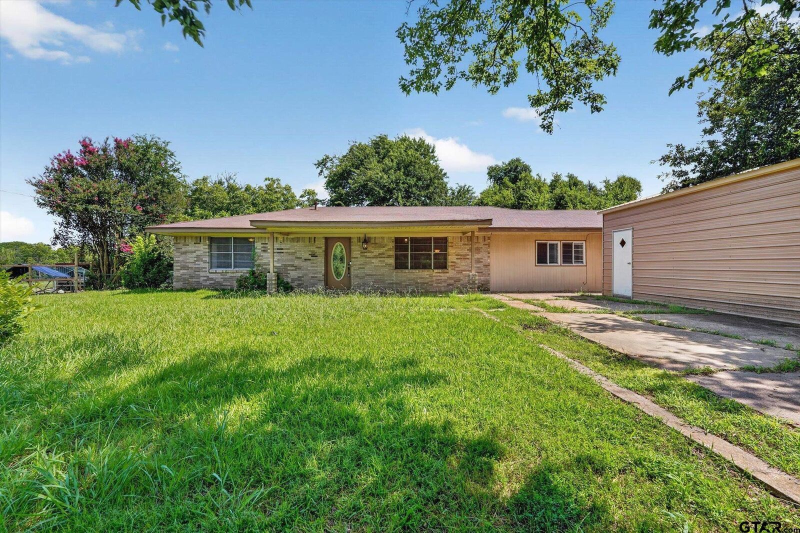 Property Photo: 387 Avenue D TX 75472