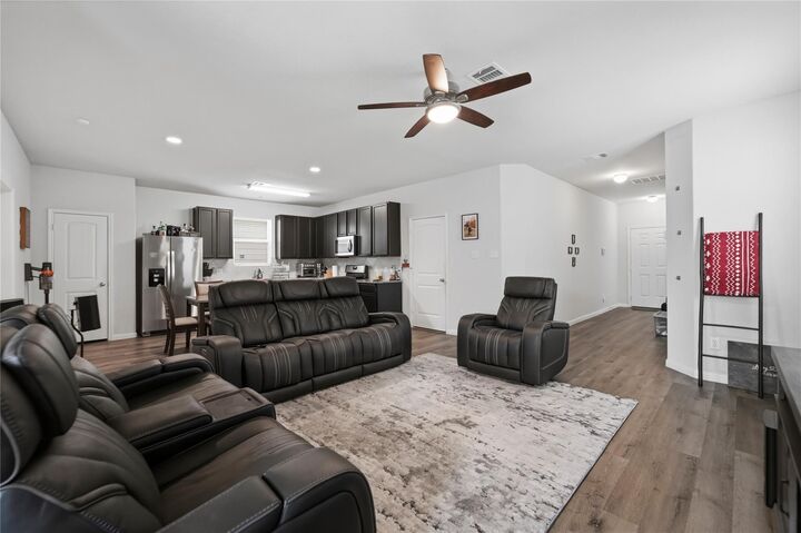 Property Photo: 4906 Purple Wisteria Lane TX 77373