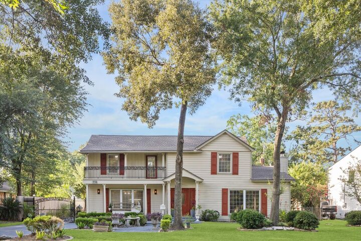 Property Photo:  718 Garden Oaks Boulevard  TX 77018 