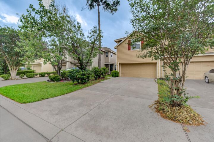 Property Photo: 16631 Newglen Lane TX 77084