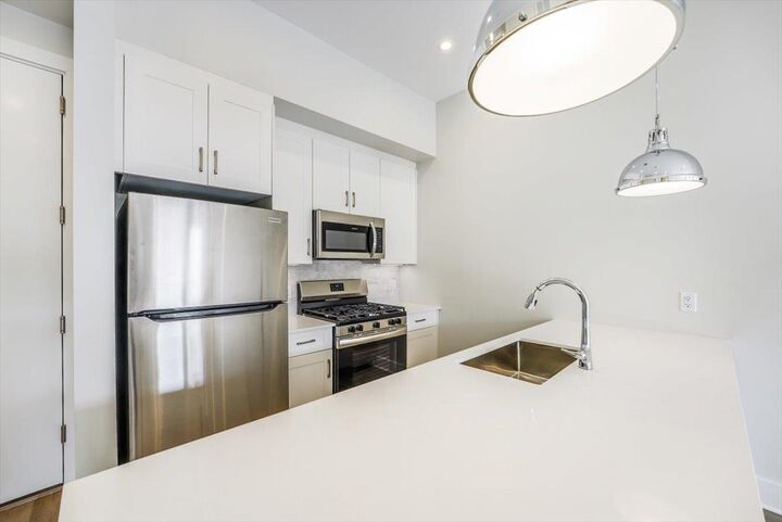 Property Photo:  667-665 Grand St 305  NJ 07304 