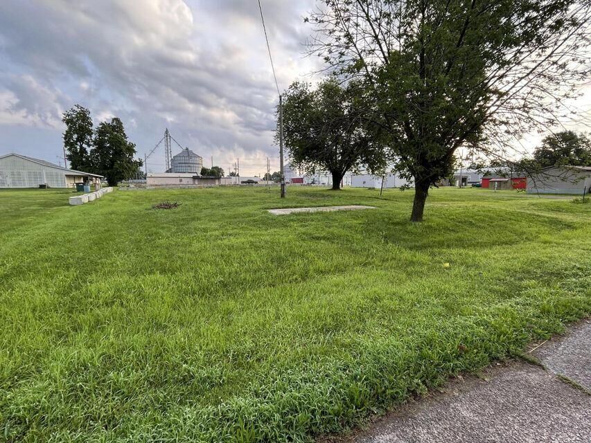 Property Photo: 307 2nd Street MO 65264