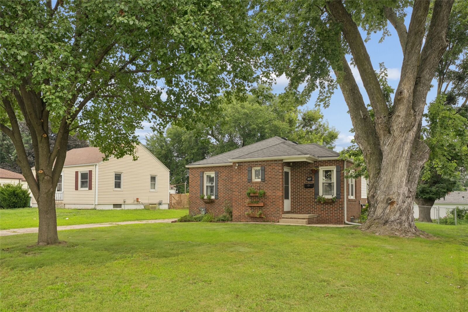 Property Photo: 809 10th Street IA 50265