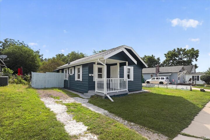 Property Photo:  206 Helen Avenue  IN 46544-3137 