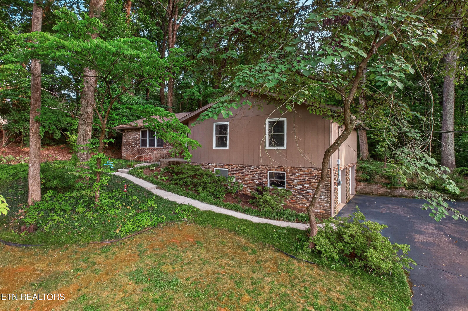 Property Photo: 6933 Riverwood Drive TN 37920