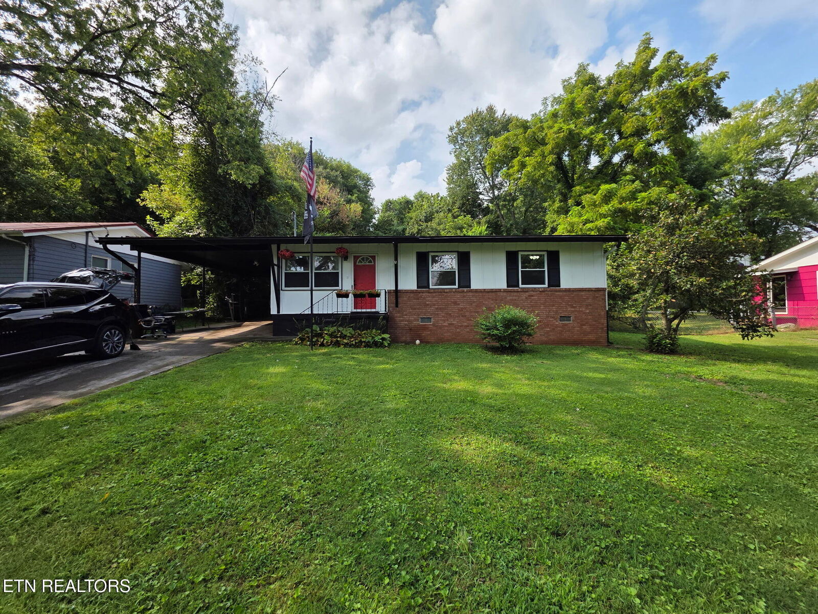Property Photo:  2208 Sylvania Ave  TN 37920 