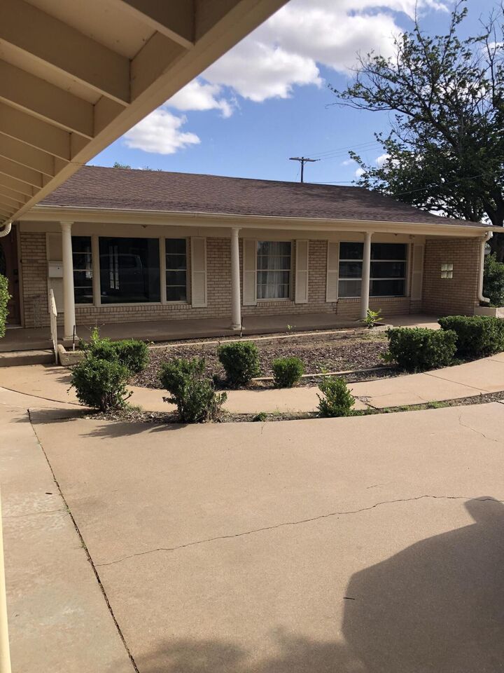 Property Photo: 3610 Avenue V TX 79549
