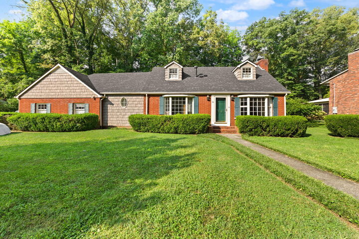 Property Photo: 1 Edgewood Drive KY 42501
