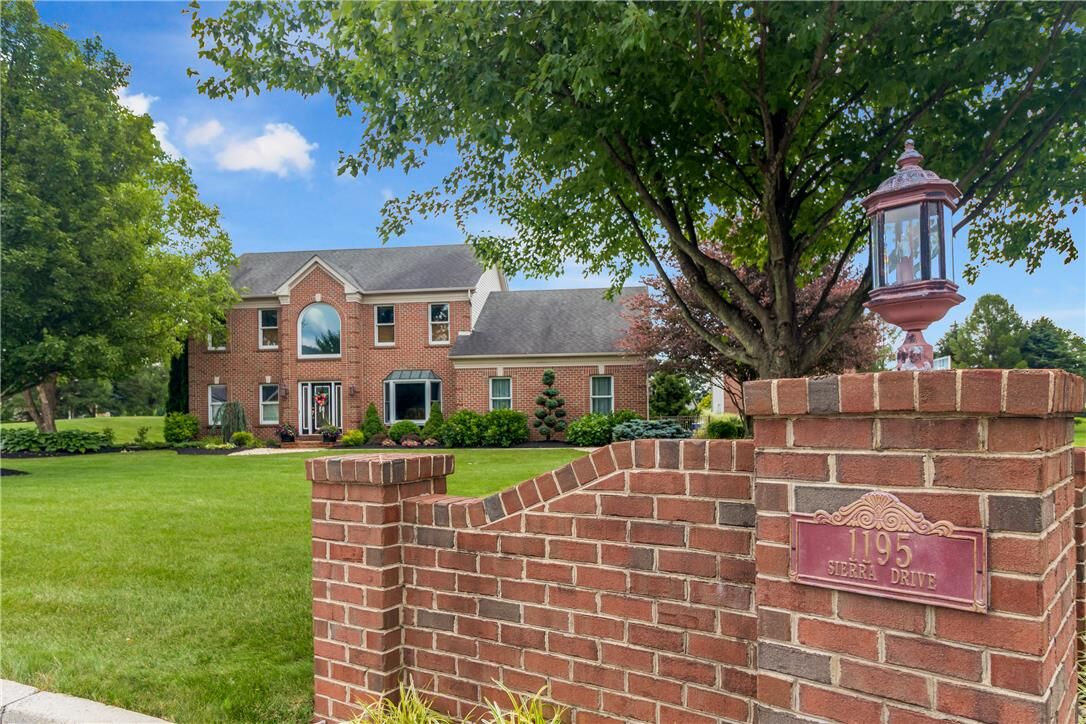 Property Photo: 1195 Sierra Drive PA 18038