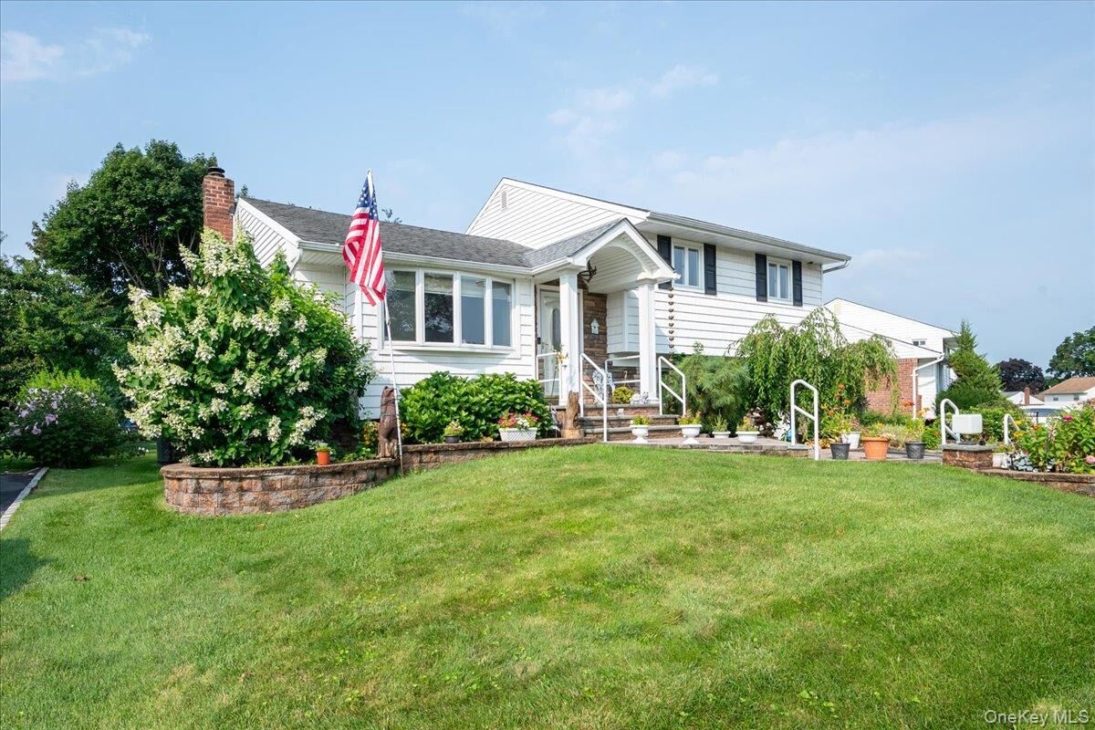 Property Photo: 38 Colony Lane NY 11791