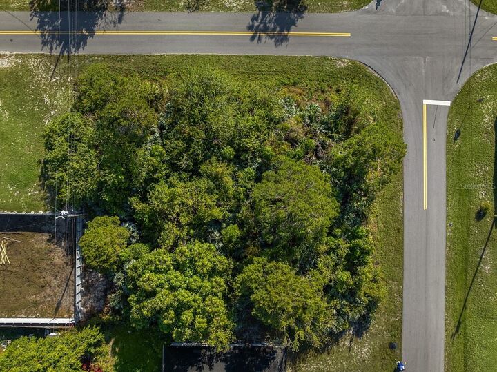 Property Photo: 1505 4th Avenue SW FL 32962